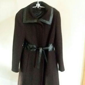 Via Spiga women's coat with faux leather trim